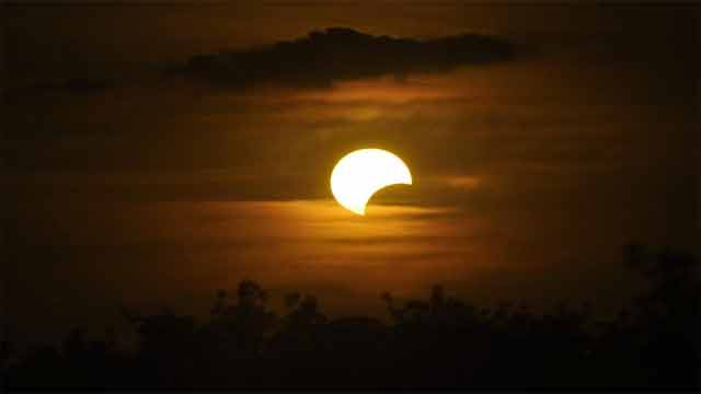 Surya Grahan 2022 Date and Time~सूर्य ग्रहण कब है जाने तिथि व मुहूर्त समय साल का आखिरी ग्रहण